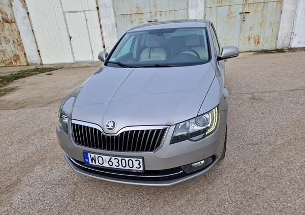 Skoda Superb cena 45000 przebieg: 345423, rok produkcji 2014 z Ostrołęka małe 211